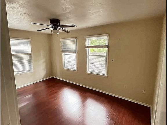 2nd image of 613 Bourne Pl #1