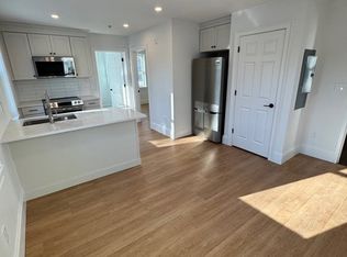 41 Elm St #201, Andover, MA 01810