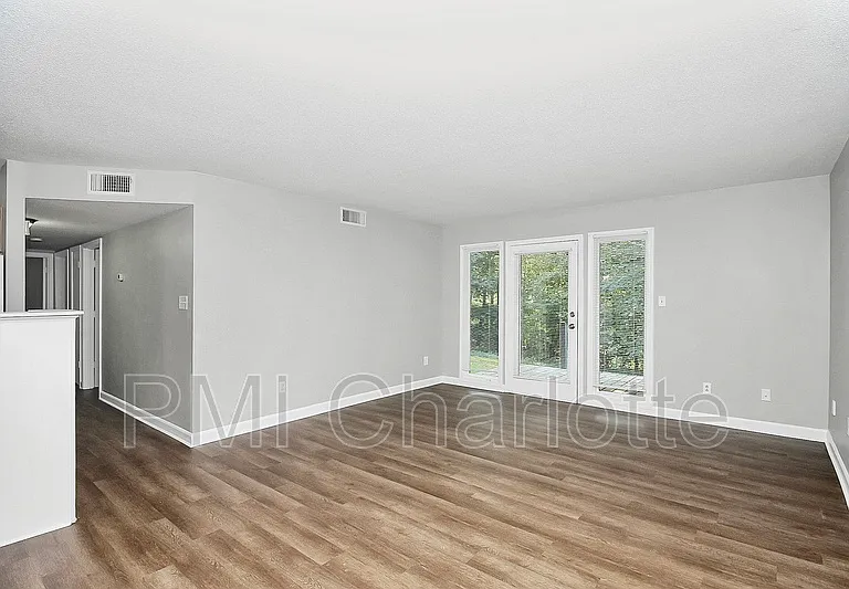 4722 State Highway 73 E — Photo 4