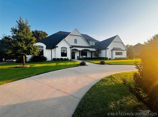 3611 N Country Club Cir, Muskogee, OK 74403