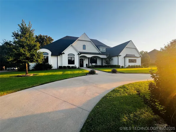 3611 N Country Club Cir, Muskogee, OK 74403