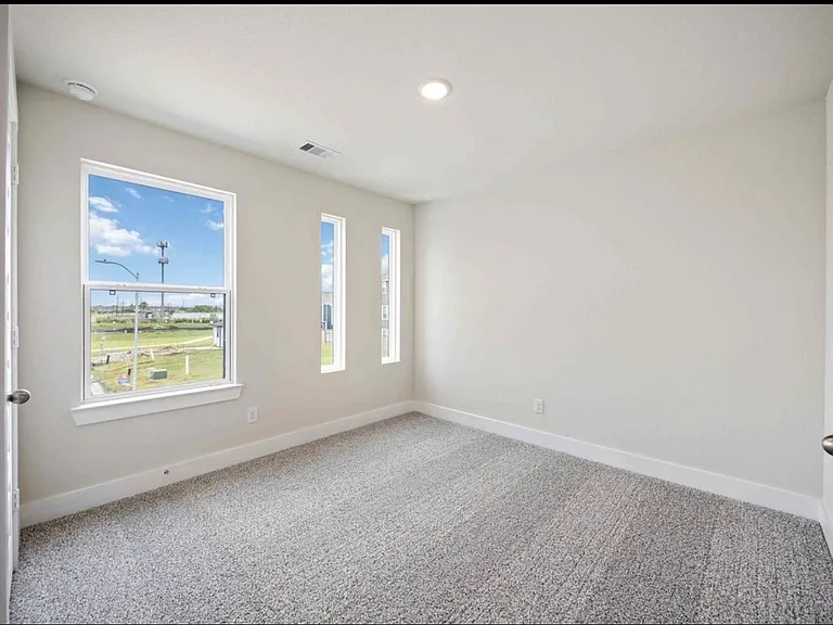 3014 La Rambla Dr — Photo 9