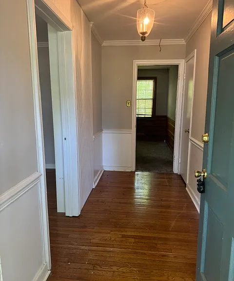 10548 Ashburn Rd N — Photo 2