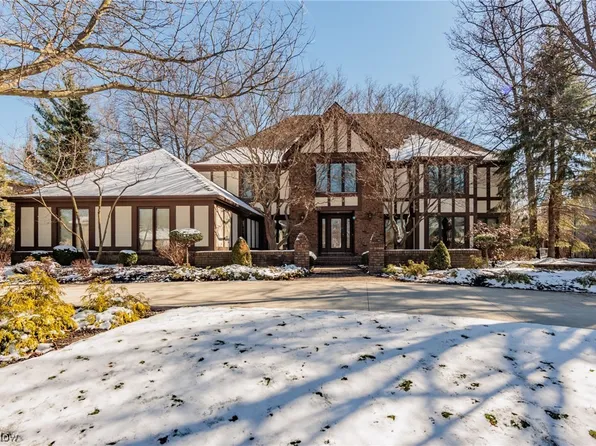 19269 Saratoga Trl, Strongsville, OH 44136