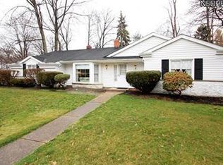 2225 Beechwood Dr, Westlake, OH