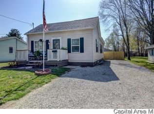 425 N Silver St, Taylorville, IL 62568