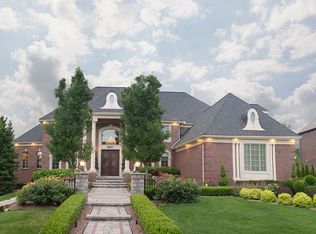 18817 Grande Vista Dr, Northville, MI 48168