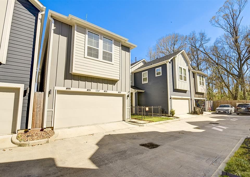 Photos reflect home furnished by previous seller; home will not come furnished and details may vary.