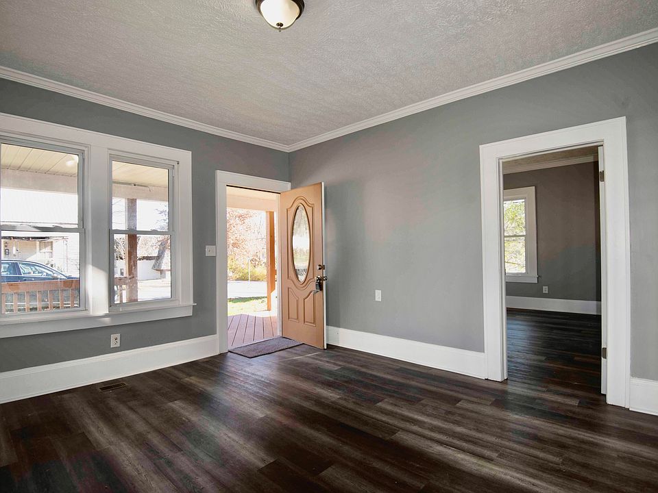 124 E Mary St, Bristol, VA 24201 MLS 9945600 Zillow