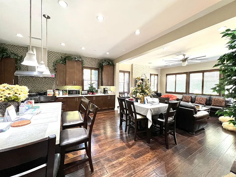 540 N Bardsdale Pl — Photo 4