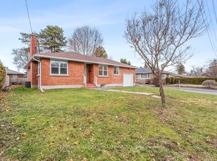 371 Billings Ave W, Ottawa, ON K1H 5L4