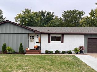 1222 Whittier Ct, Clinton, IA 52732