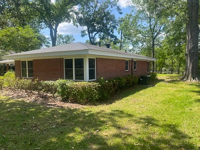 507 Lakeshore Dr — Photo 5