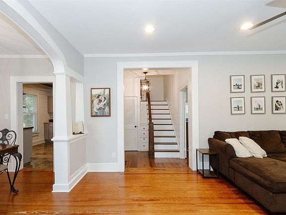 3rd image of 1002 Olive St