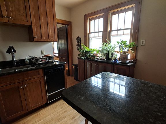 Kitchen: Good light.