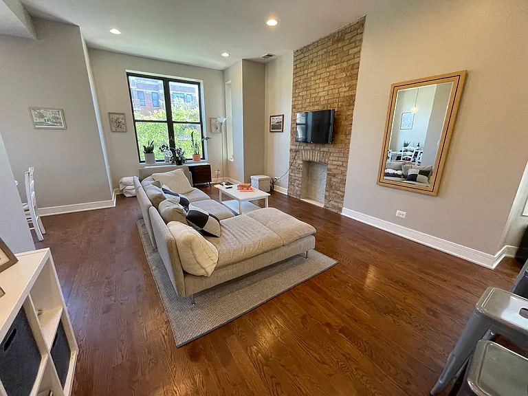 3502 N Sheffield Ave #2 — Photo 4