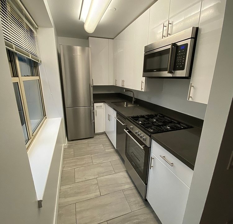 1st image of 888 Main St #408
