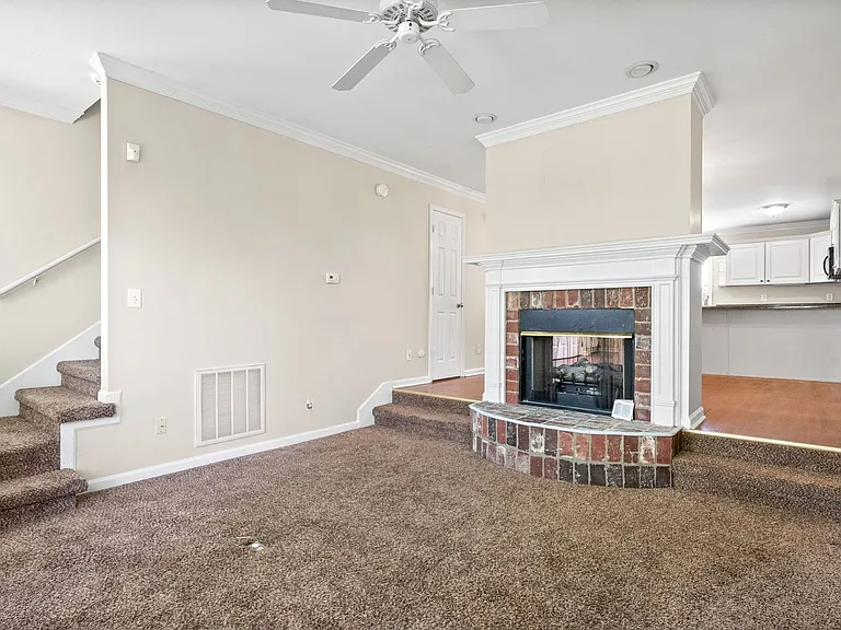 Jockey Drive-3822 — Photo 15