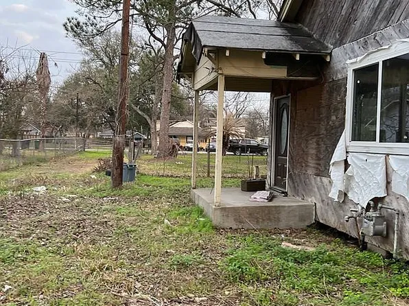 6815 Donlen St, Houston, TX 77022