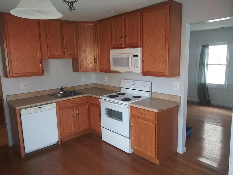 263 Highland St — Photo 2
