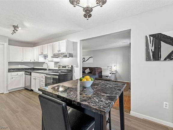 4th image of 4259 Regal Ave