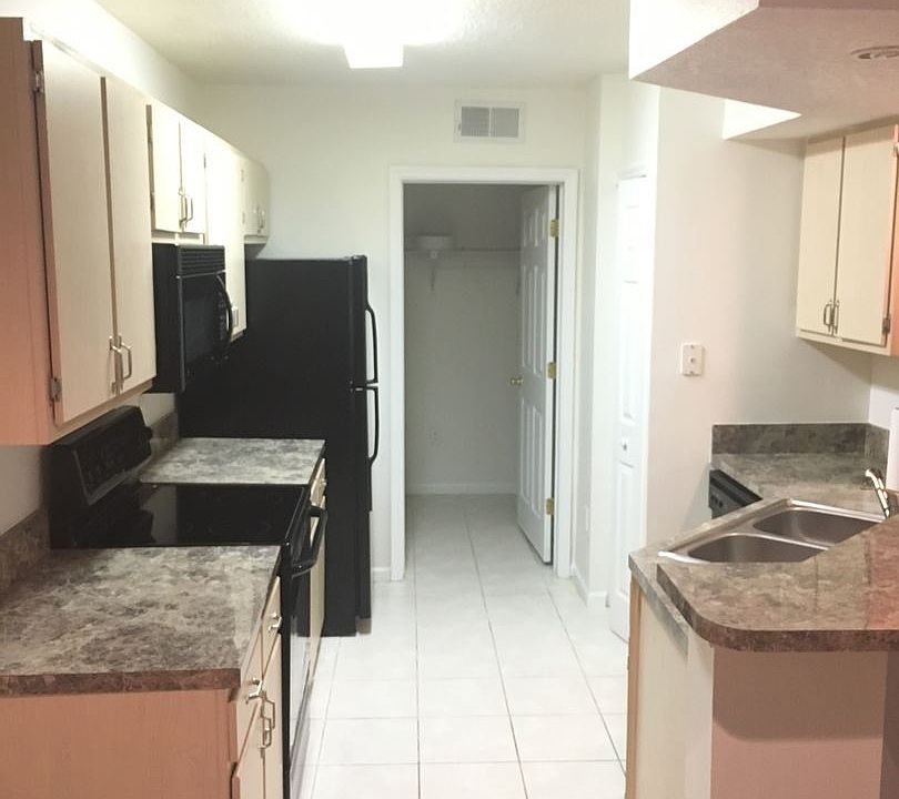 1st image of 814 Crest Pines Dr APT 931