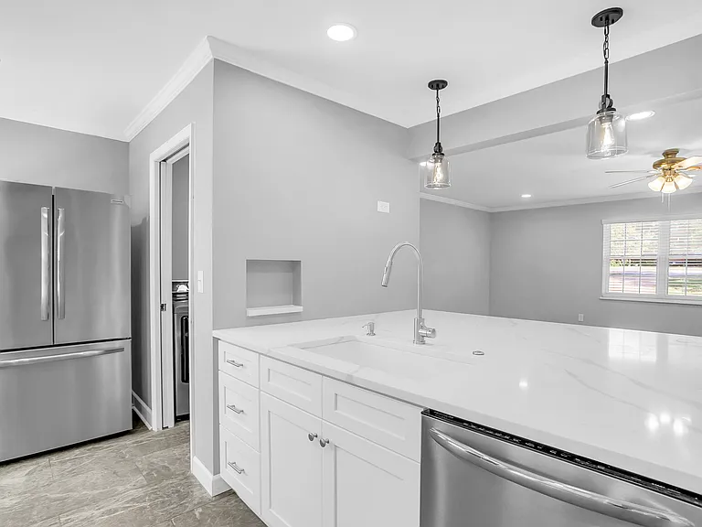 4 Bradley Blvd — Photo 9