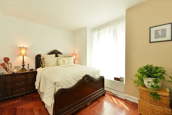 Sold by Nest Seekers International | media 4
