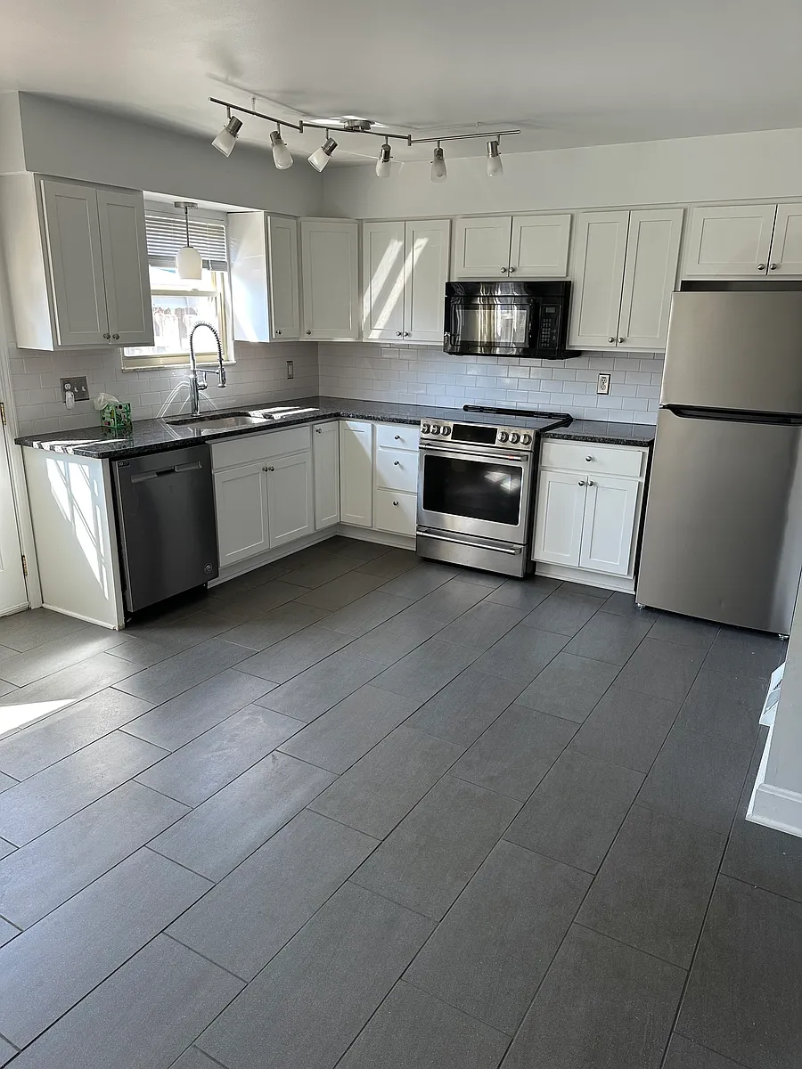 Building Photo - 4873 Dierker Rd #4865