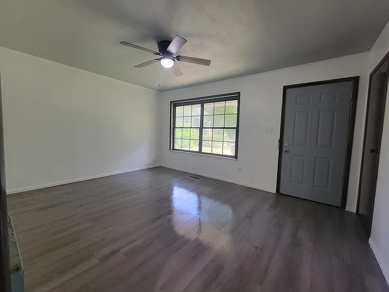 3405 Granberry Dr — Photo 2