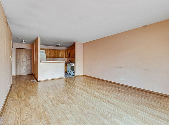 3rd image of 3000 Bayside Dr Unit 113