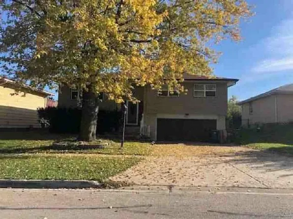 7450 Astor Ave, Hanover Park, IL 60133
