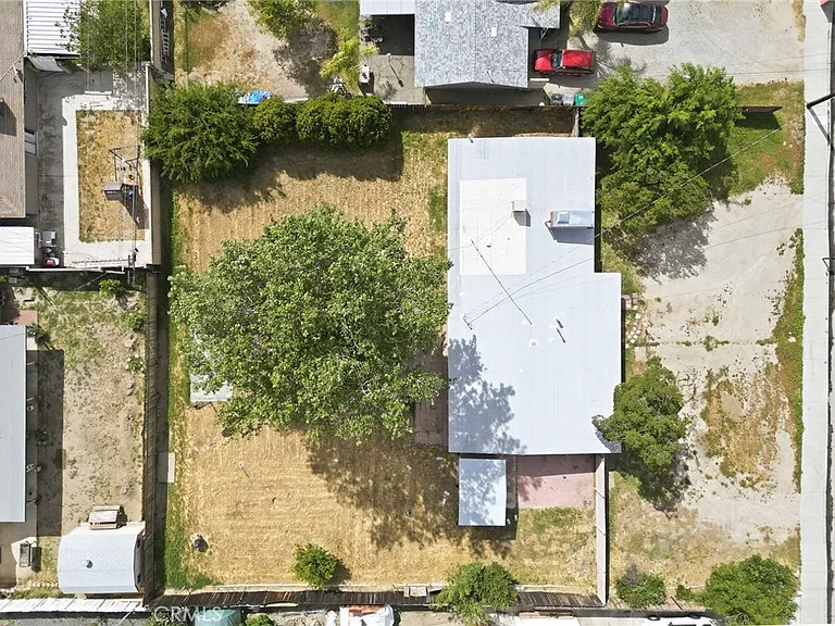 40861 Whittier Ave — Photo 36