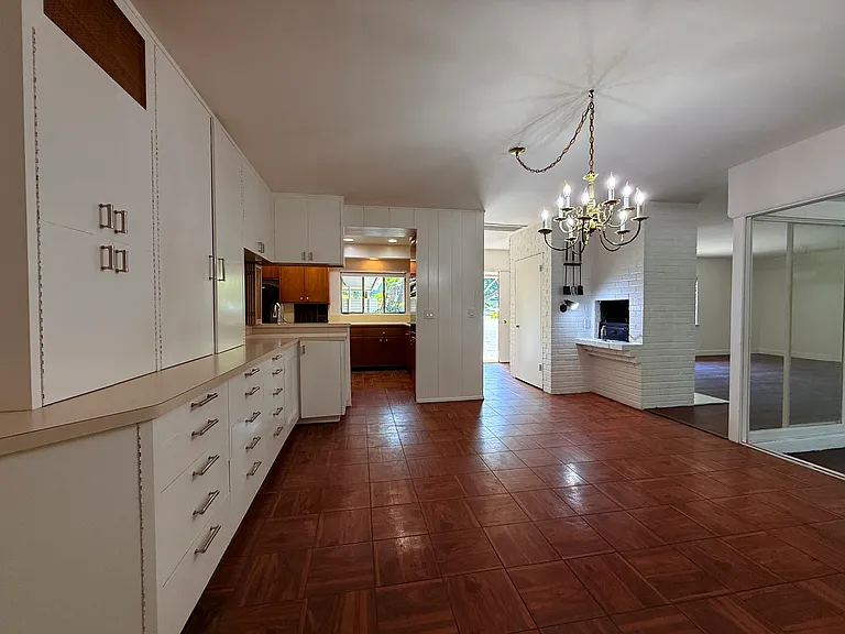 1240 Wellington Ave — Photo 13