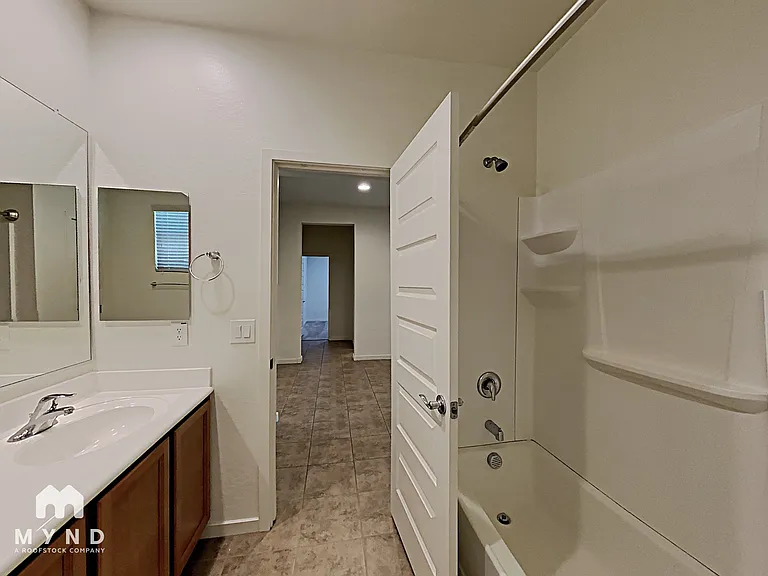 565 W Tallula Trl — Photo 15