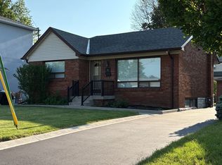 31 Robertsfield Cres N, Toronto, ON M1R 2X1