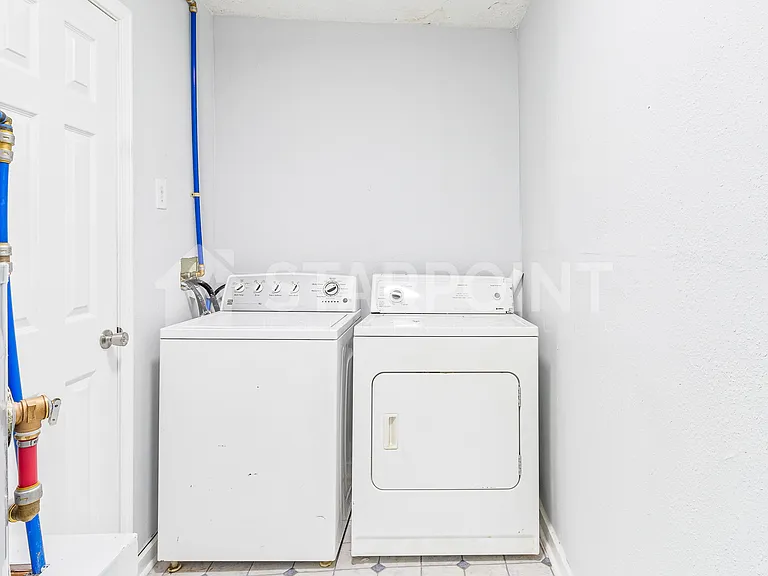 1611 W Kentucky St — Photo 9