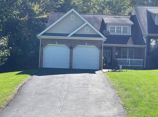 251 Cresswood Dr, Richlands, VA 24641
