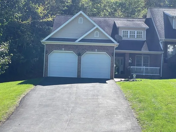 251 Cresswood Dr, Richlands, VA 24641