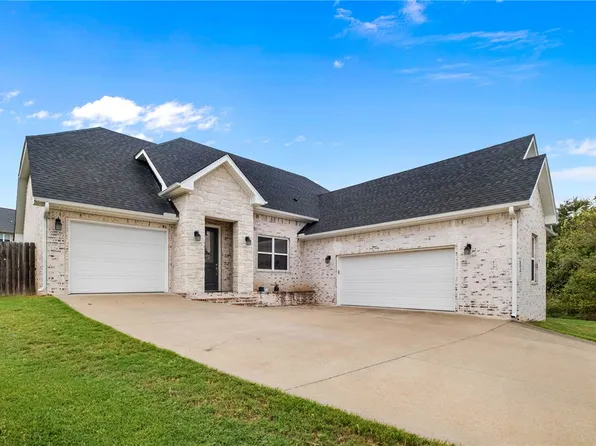 602 Ashley Cir, Cave Springs, AR 72718