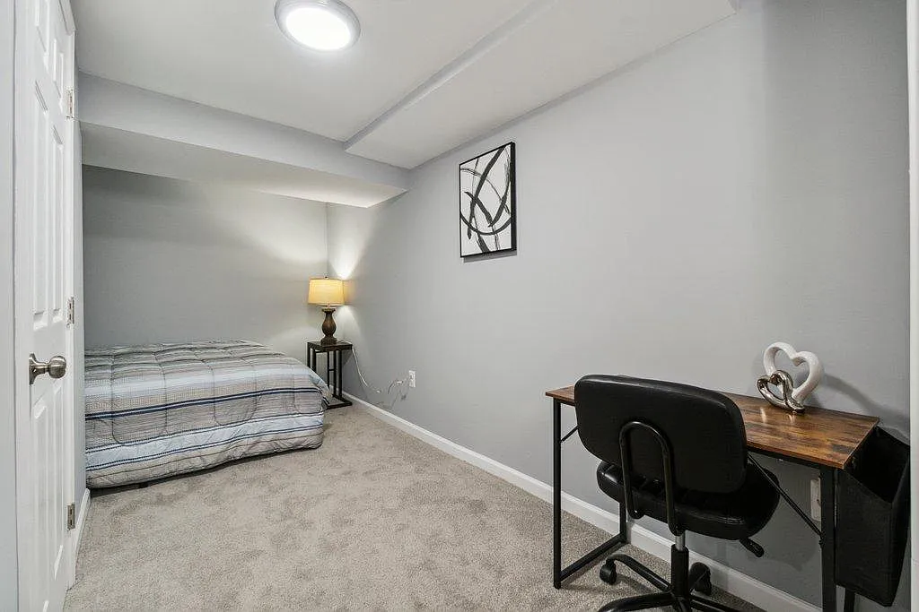 4 bed, 2.0 bath, 2040 sqft, $797 — Photo 3