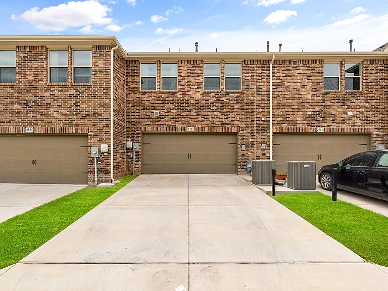 2529 Barnwood Ln — Photo 44