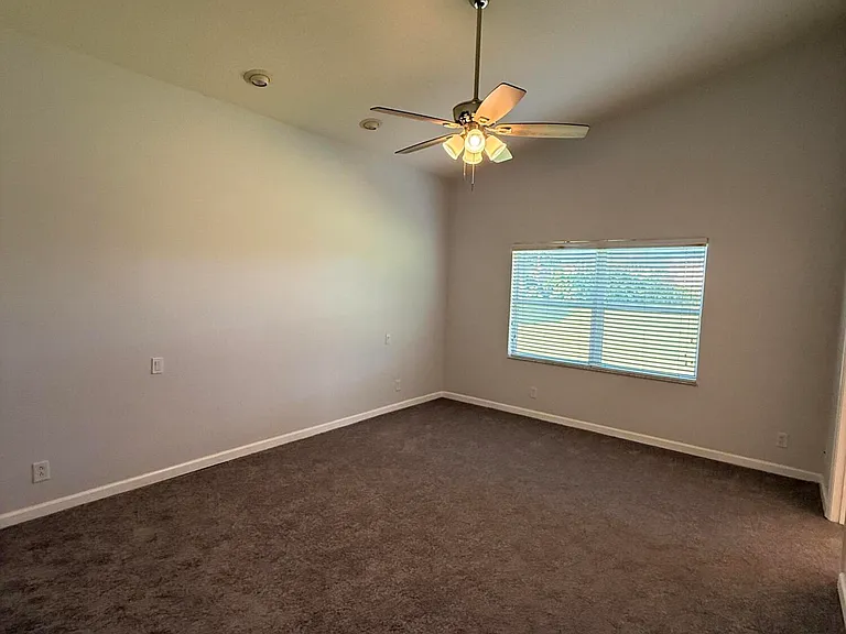 633 NW Whitfield Way — Photo 9