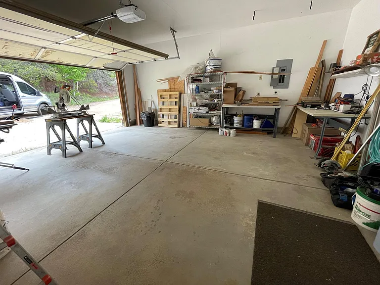 687 Crescent Lake Rd — Photo 33