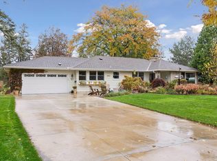 201 Wayside Rd W, Hopkins, MN 55343