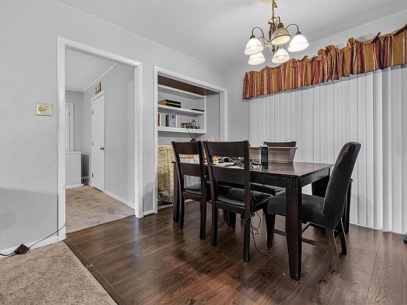 2nd image of 909 Stirrup Pl
