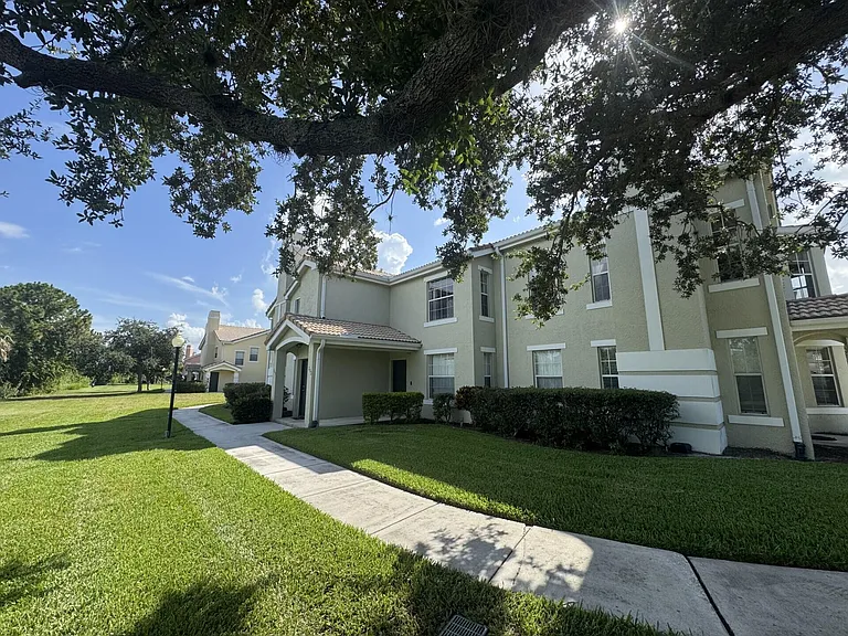 122 SW Peacock Blvd #12-202 — Photo 2
