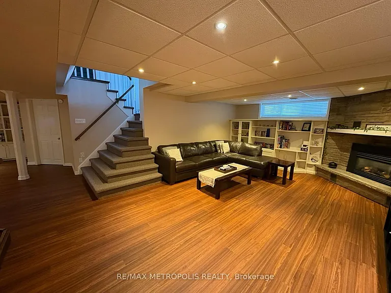 129 Briar Ct — Photo 15