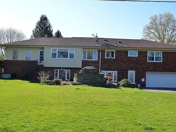 2nd image of 10 Speir Dr