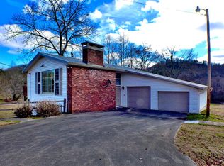 981 Tessentee Rd, Franklin, NC 28734